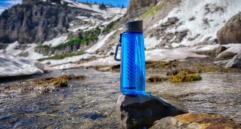 01 Notfall Wasserreiniger Leichte Wasserfilter Gefilterte Wasserflasche für Camping Wandern Notfall für Outdoor-Abenteuer Black